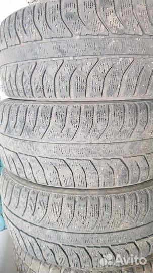 Bridgestone Ice Cruiser 7000 245/50 R20