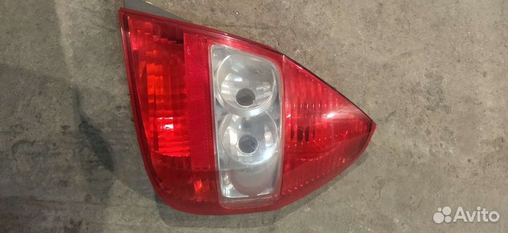 Фонарь задний Honda fit