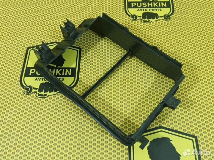 Дефлектор радиатора Renault Espace JR R9M 2017