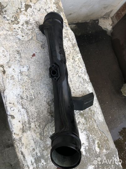 Патрубок интеркулера Passat b7 1.8