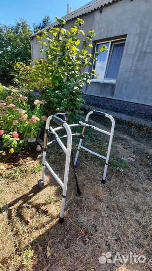 Ходунки универсальные складные на колесах