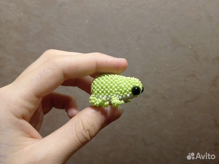 Амигуруми лягушка из бисера