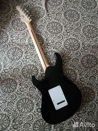 Электрогитара 