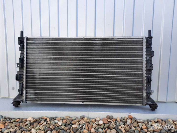 Основной радиатор охлаждения оригинал Мазда 3 Bk