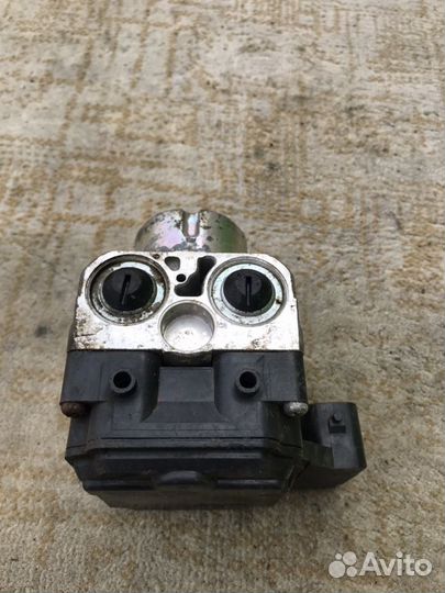 Тойота камри V 30 вакуумник цапфа