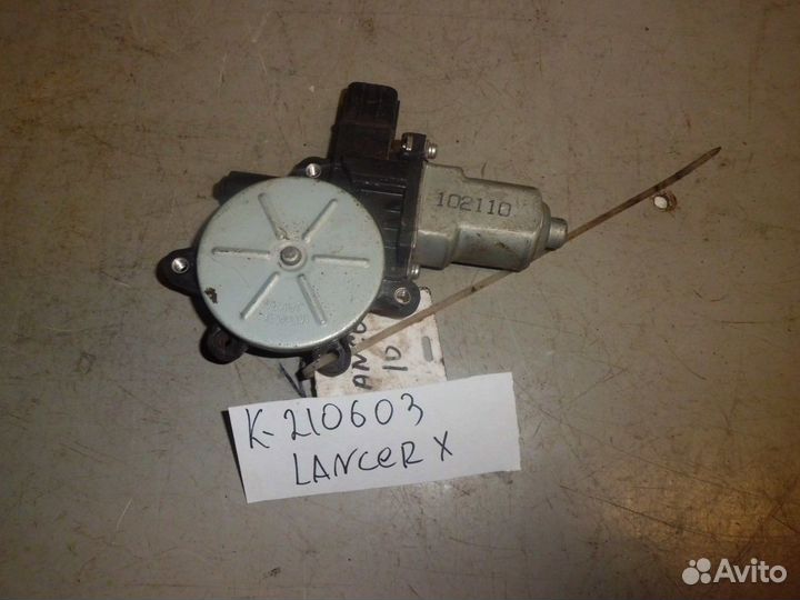 Моторчик стеклоподъемника задний левый