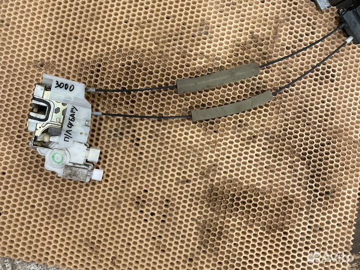 Замок двери передний левый subaru outback 3