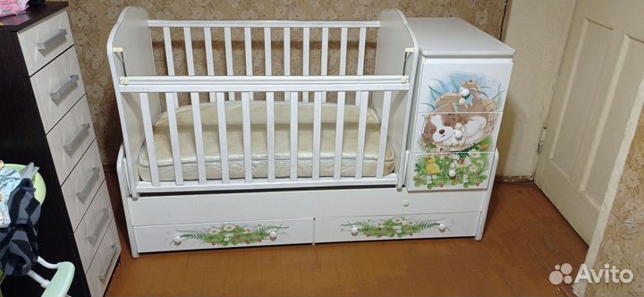 Детская кроватка