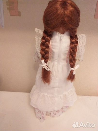 Фарфоровая кукла