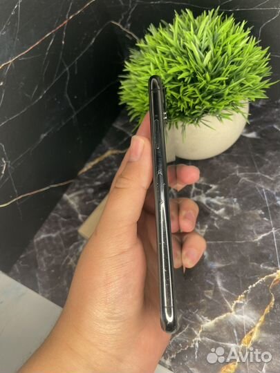 iPhone X, 64 ГБ