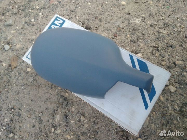 Накладка правого зеркала Nissan Micra