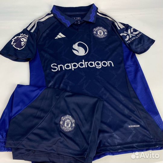 Выездная футбольная форма Ман Юнайтед 2024/2025 Ad