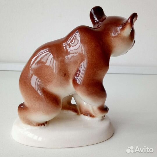 Статуэтка Бурый медвежонок. лфз.Фарфор СССР