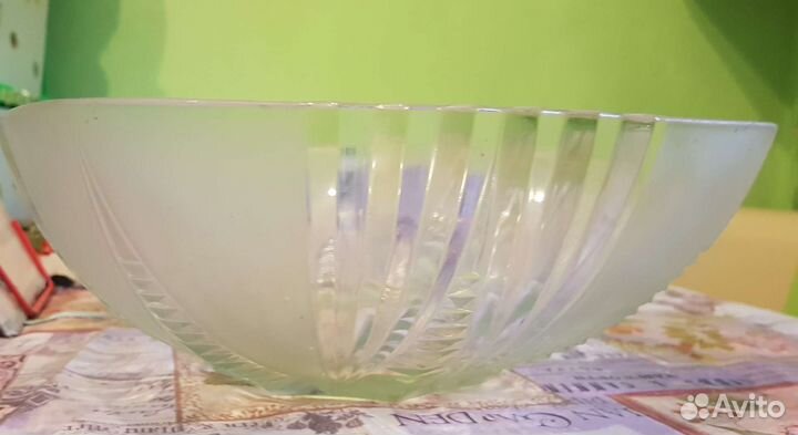 Блюдо резной фарфор. Салатник СССР большой