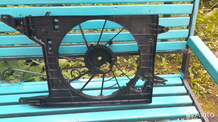 Диффузор вентилятора Renault Logan 1 2009-2015