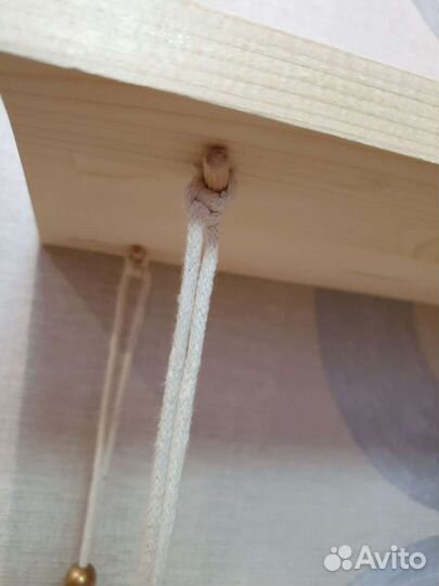 Полка в скандинавском стиле