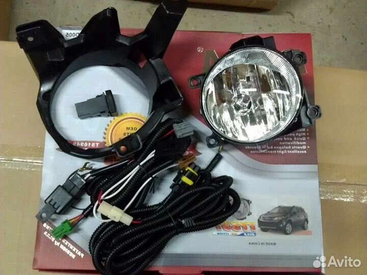 Противотуманная Птф фара правая Тойота Рав 4 2013