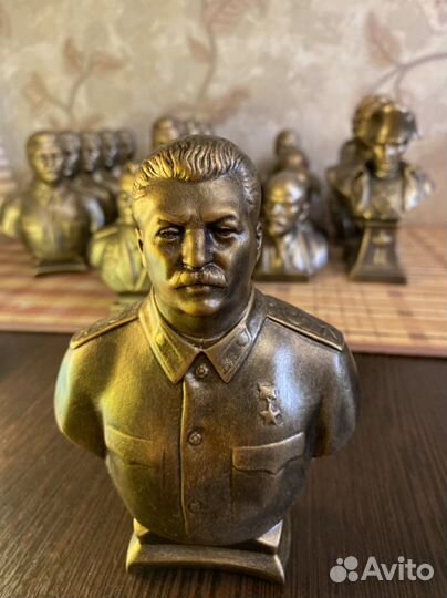 Бюст Сталина