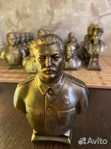 Бюст Сталина