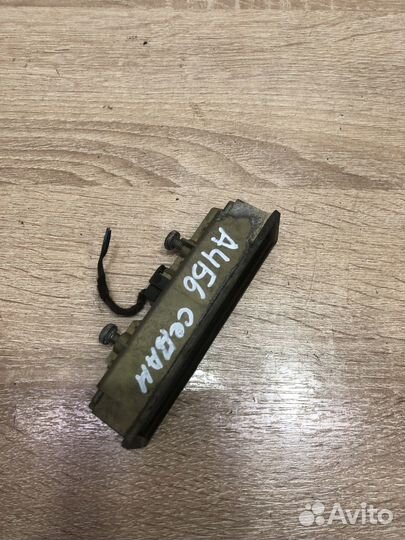 Кнопка крышки багажника Ауди A4 B6 седан