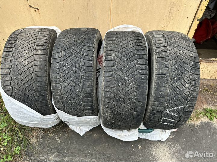 Pirelli Ice Zero FR 255/45 R20