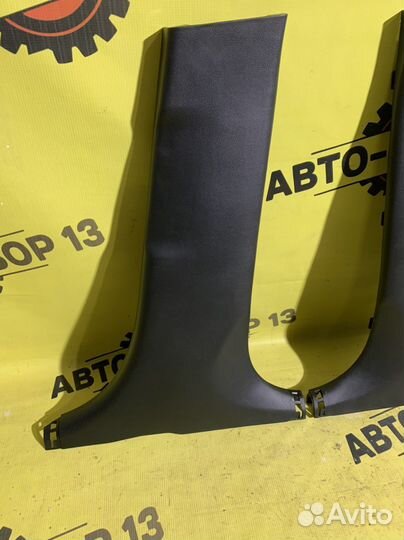 Накладка обшивка средней стойки нижняя Киа Рио 3