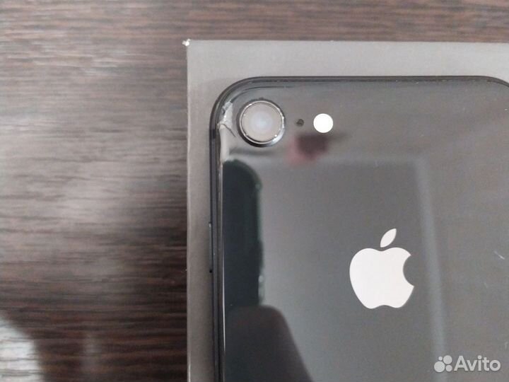 iPhone 8, 64 ГБ