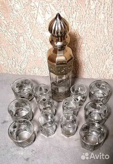 Графины и рюмки