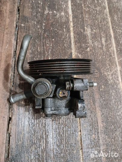 Насос гур Mazda Bongo Vanette L8