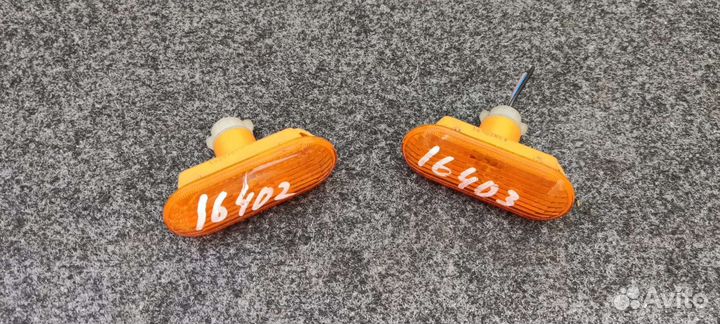 Повторитель в переднее крыло Ford