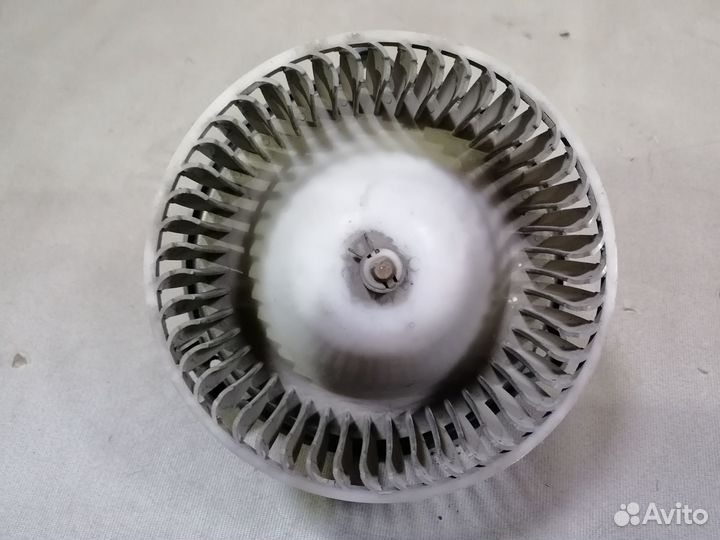 Моторчик отопителя Mitsubishi Galant 1997-2003