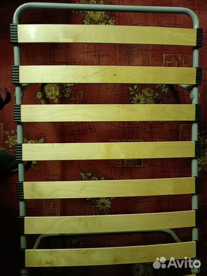 Раскладушка с матрасом на ламелях