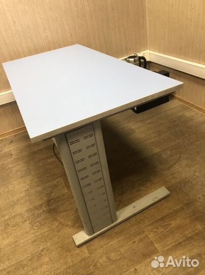 Стол компьютерный офисный