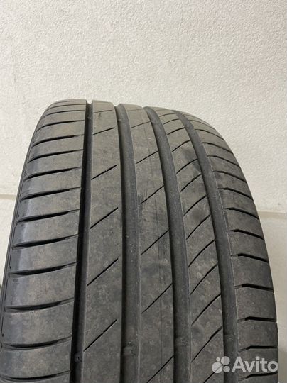 Kumho Ecsta KU19 275/40 R19 и 275/40 R19