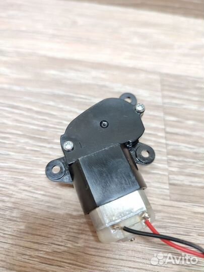 Мотор левой щетки робота-пылесоса Tefal rg6825wh