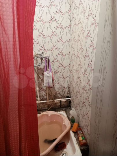 Комната 18 м² в 4-к., 2/4 эт.