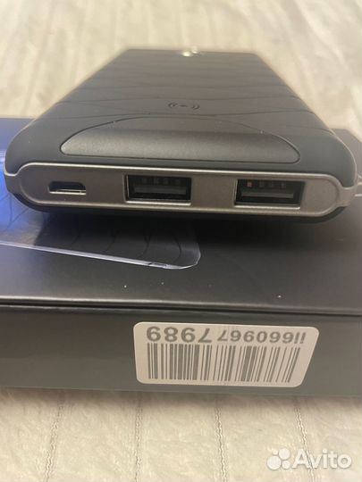 Внешний аккумулятор Mercedes Wireless