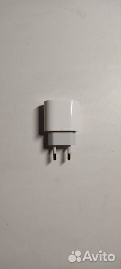 Оригинальная зарядка на iPhone