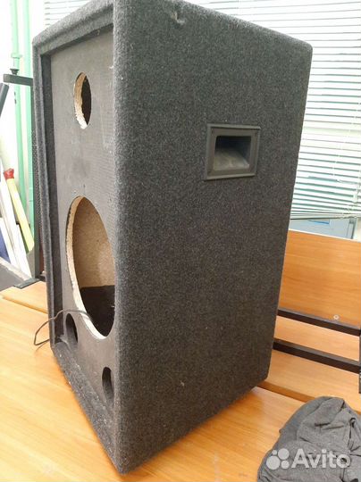 Студийная колонка