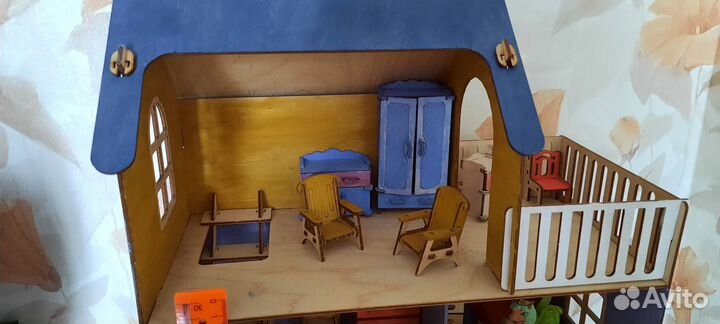 Домик кукольный
