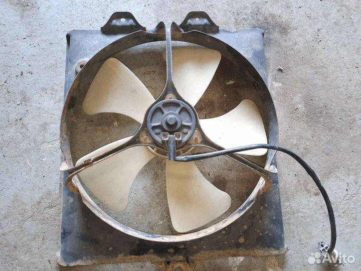 Вентилятор радиатора Toyota Celica ST182 3SGE