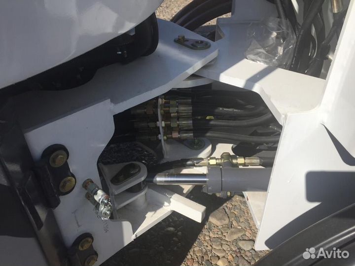 Фронтальный погрузчик Bull SL100, 2023