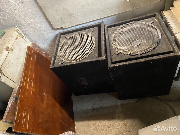 Короба для эстрадных динамиков