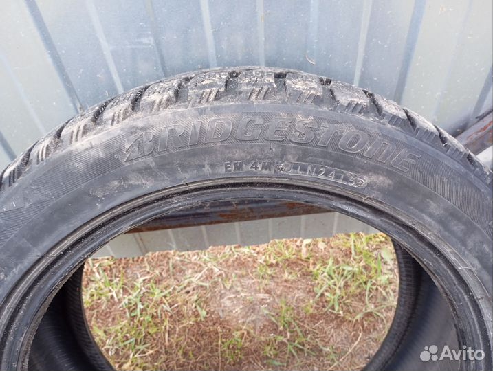 Bridgestone Blizzak Ice 215/50 R17