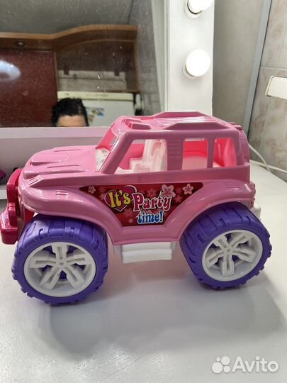 Игрушечная машина