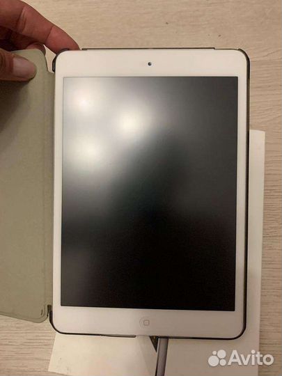 iPad mini wi-fi cellular 64gb white