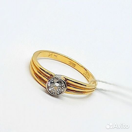 Золотое кольцо с бриллиантом 17,5р