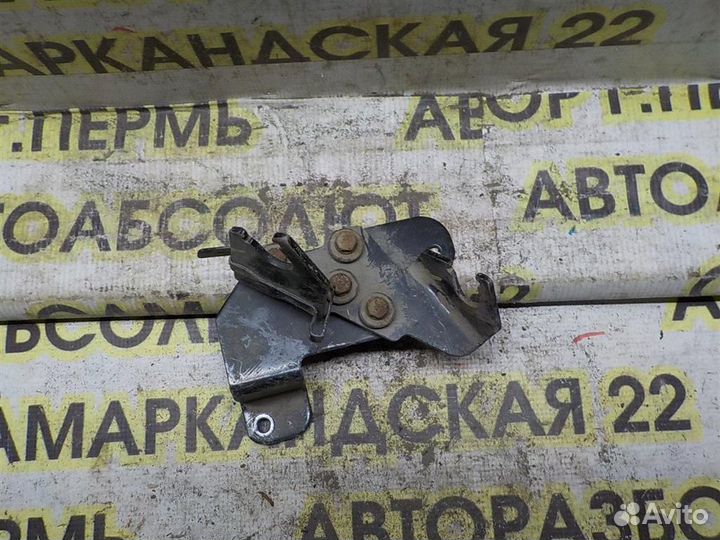 Кронштейн крепления троса кпп KIA RIO II (JB) 200