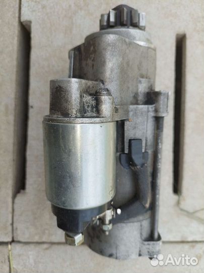 Продам стартер Навара