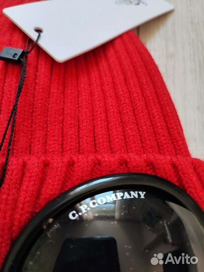 Шапка C.P Company красная